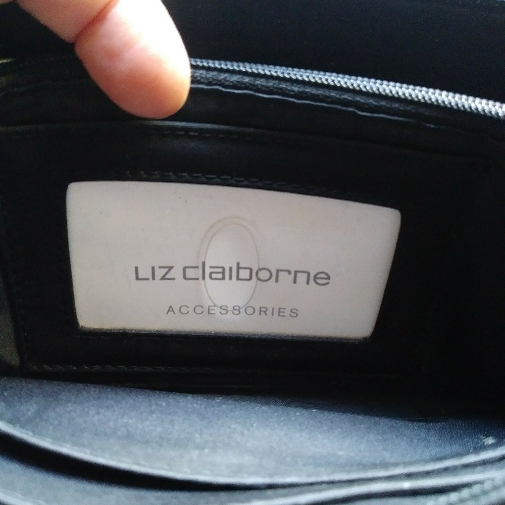 🛑LAST CHANCE🛑LIZ CLAIBORNE Leather Wallet - Picture 4 of 12